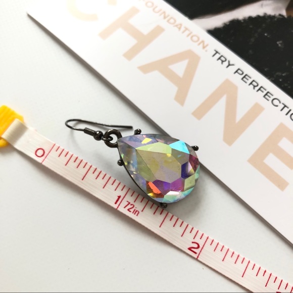 Crystal Earrings & Chanel Makeup Sample - Picture 5 of 8